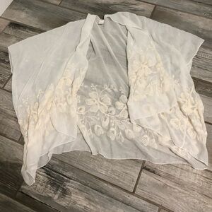 Ladies white kimono coverup